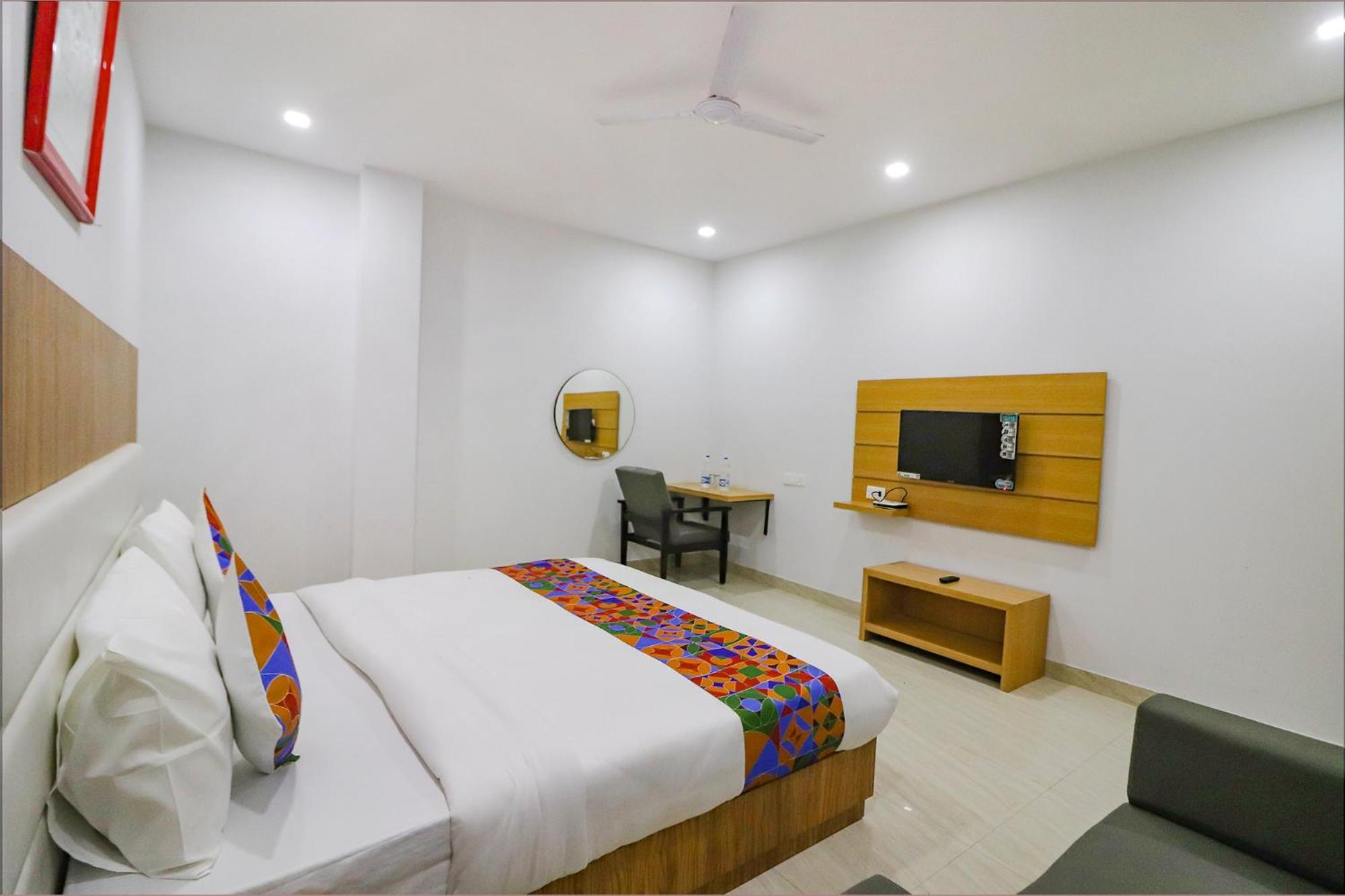 Fabhotel Premium Kashi Varanasi Exterior foto